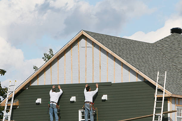 Professional Siding Repair technician working in Powell, OH